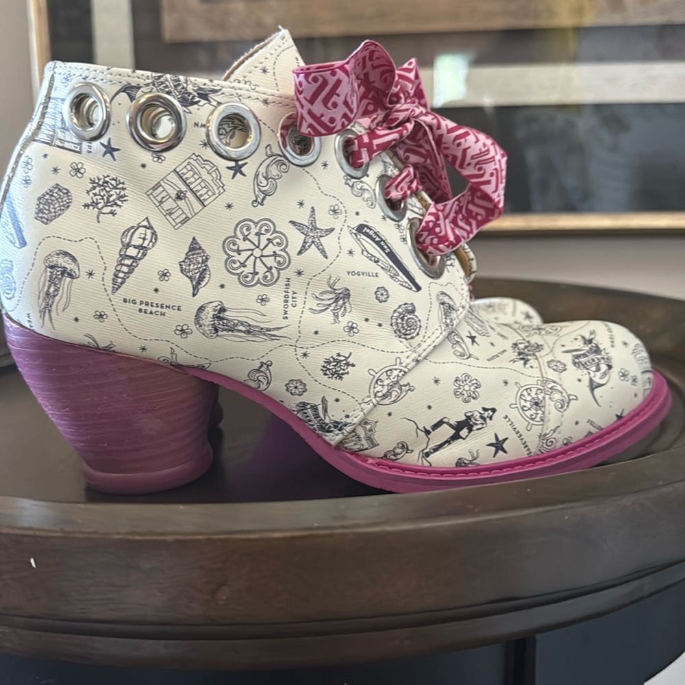 John fluvoge shoes
